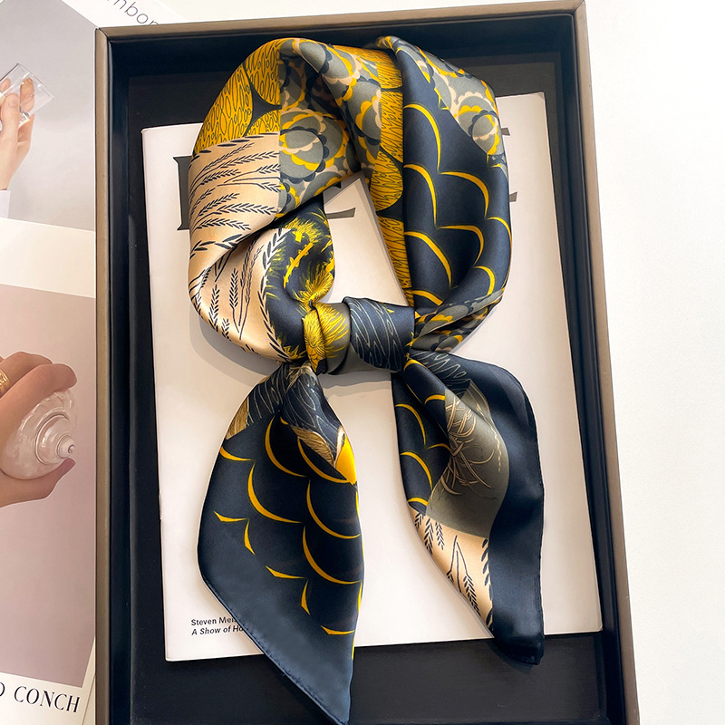 New Luxury Horse Pattern Silk  - Luxury Bags Office 评论和价格