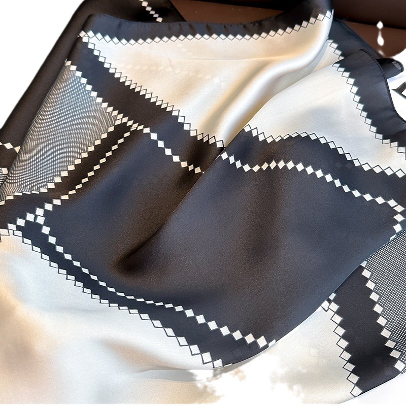 New Luxury Horse Pattern Silk  - Luxury Bags Office 评论和价格